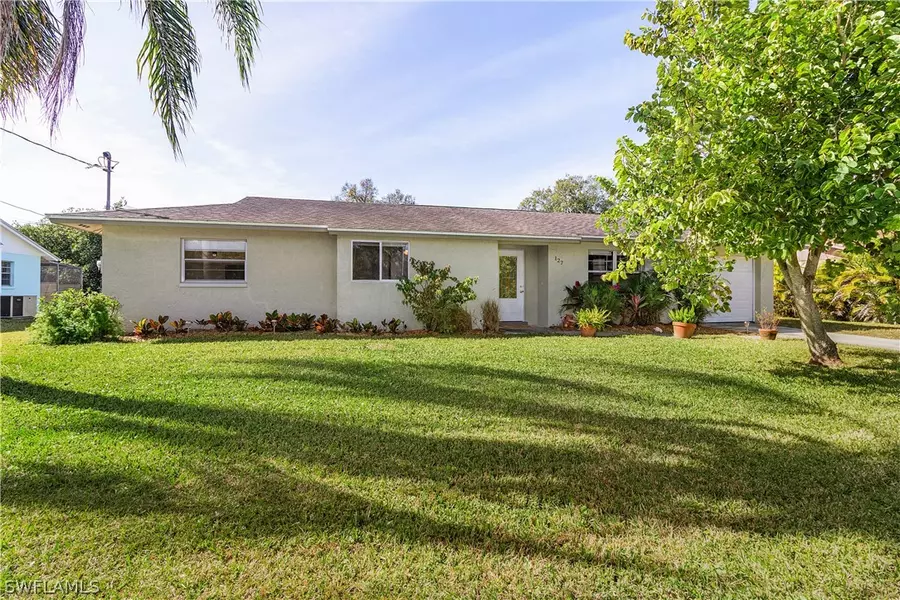 127 Dow LN, North Fort Myers, FL 33917
