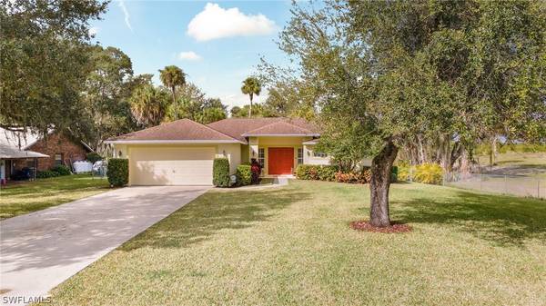 350 Caloosa Estates DR, Labelle, FL 33935