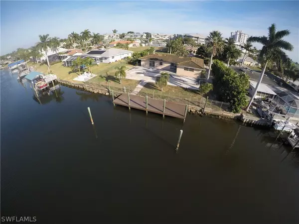 Fort Myers Beach, FL 33931,18516 Cutlass DR