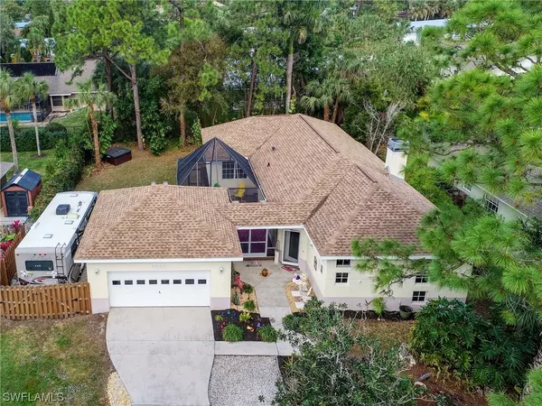 2523 River Reach DR, Naples, FL 34104