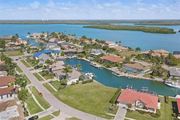 163 Hollyhock CT, Marco Island, FL 34145