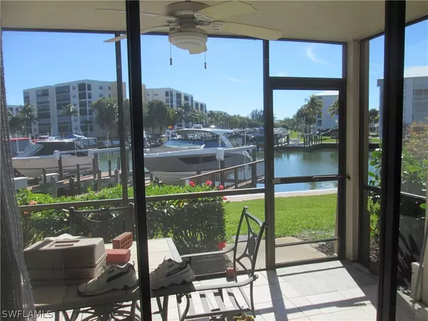 Fort Myers Beach, FL 33931,200 Lenell RD N #113