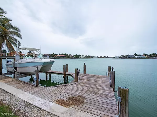 Marco Island, FL 34145,1285 Winterberry DR