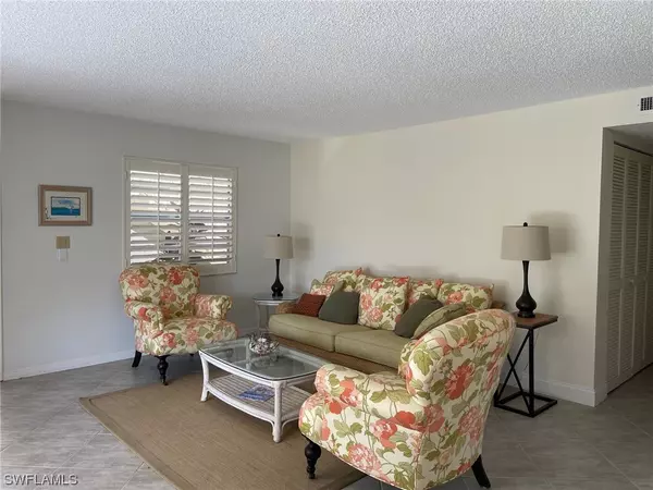 Naples, FL 34102,1549 Sandpiper ST #85