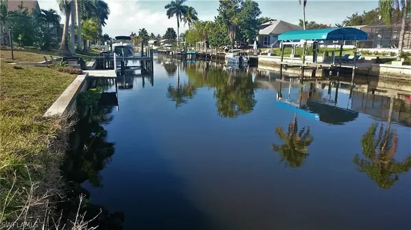 Cape Coral, FL 33990,926 SE 23rd PL