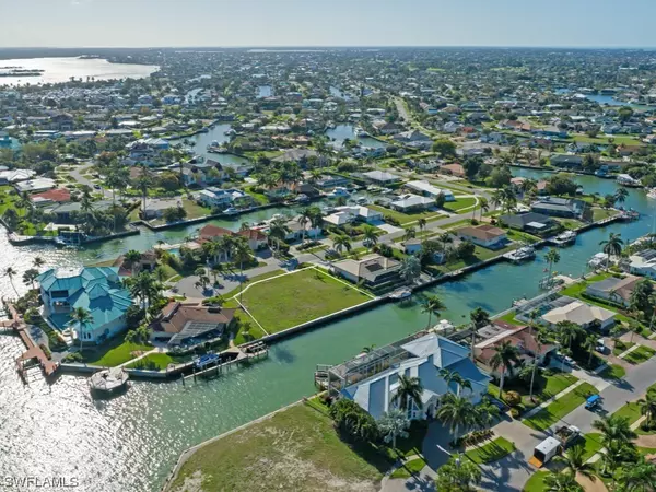 Marco Island, FL 34145,976 Sundrop CT