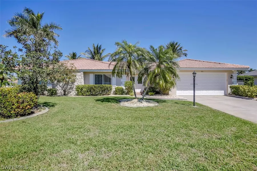 1011 S Town And River DR, Fort Myers, FL 33919