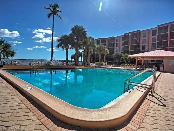 Marco Island, FL 34145,1085 Bald Eagle DR #B201