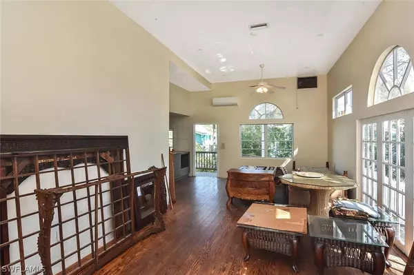 Sanibel, FL 33957,2480 Library WAY