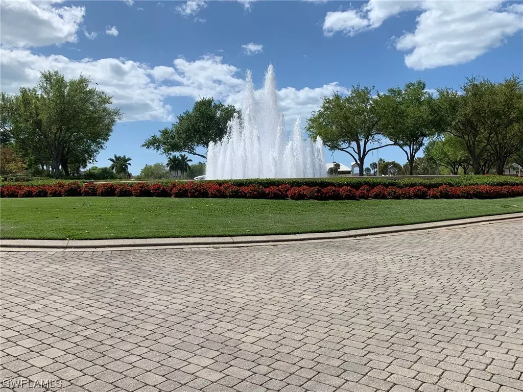 Naples, FL 34109,1530 Clermont DR #G-403