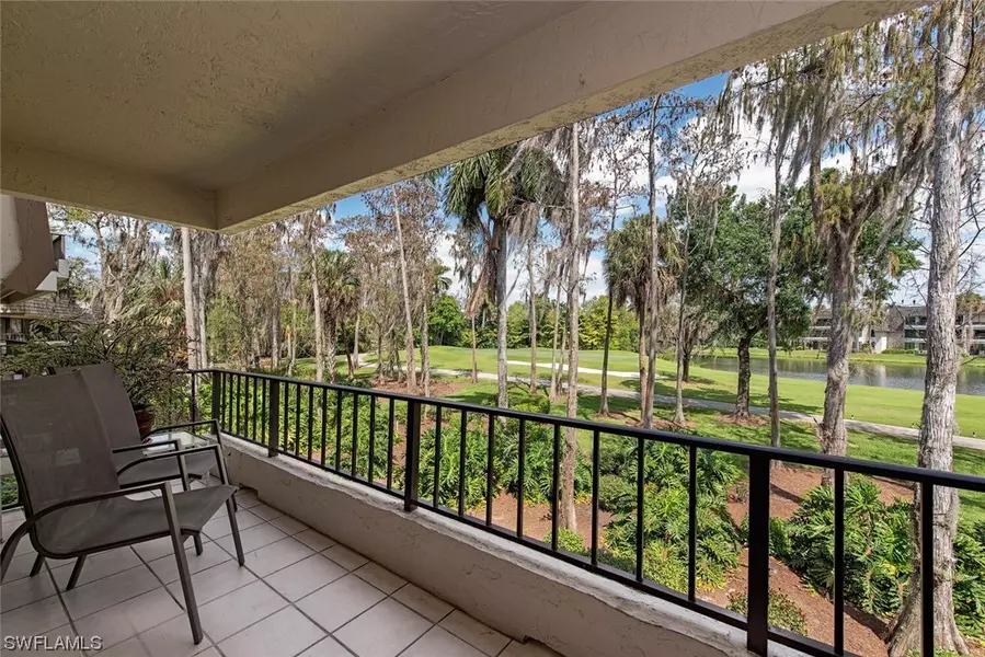 103 Clubhouse LN #283, Naples, FL 34105