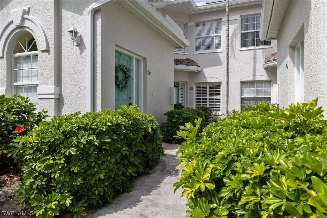 Naples, FL 34109,6801 Satinleaf RD S #102