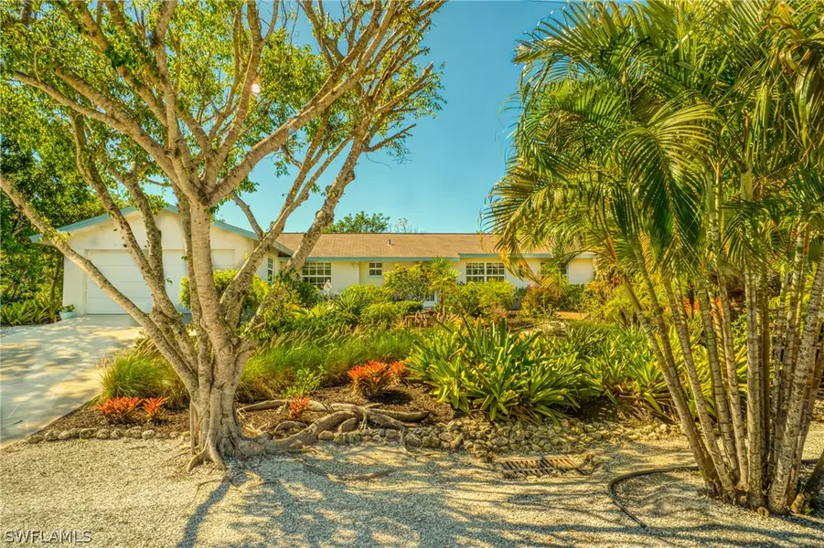 1644 Bunting LN, Sanibel, FL 33957