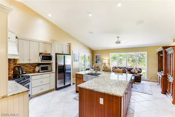 Naples, FL 34109,10255 Boca CIR