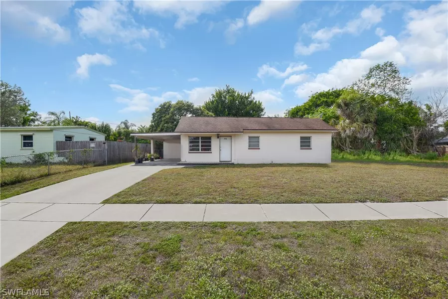 935 Orange Blossom LN, North Fort Myers, FL 33903