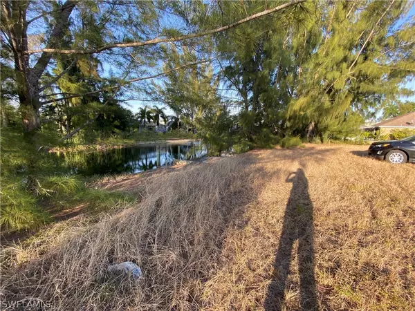 Cape Coral, FL 33990,137 SE 23rd TER