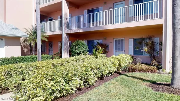 Estero, FL 33928,20141 Ian CT #107