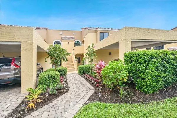 Naples, FL 34108,583 Beachwalk CIR #Q-201