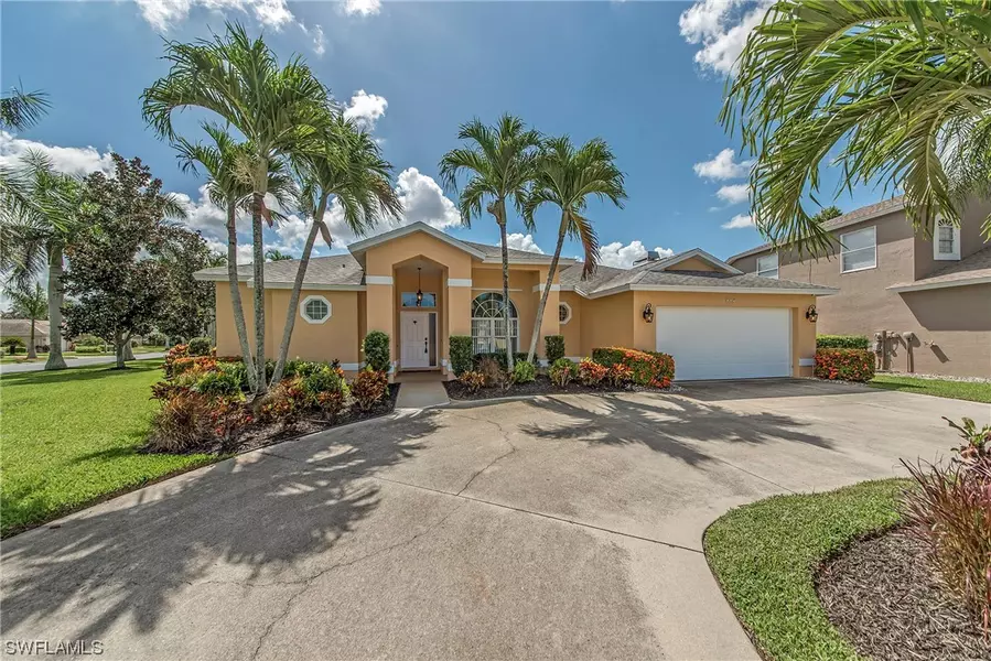 884 Briarwood BLVD, Naples, FL 34104