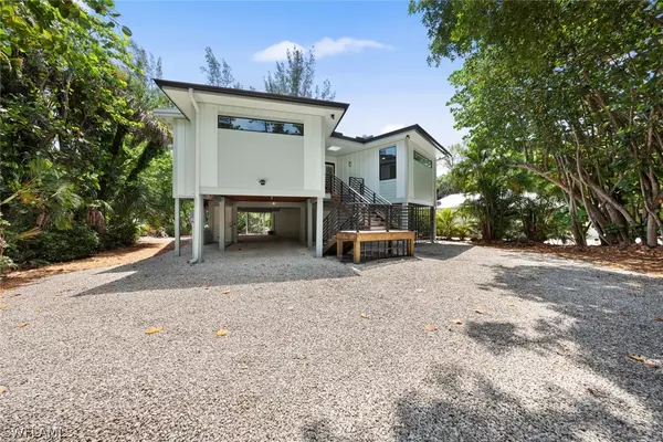 Sanibel, FL 33957,770 Donax ST