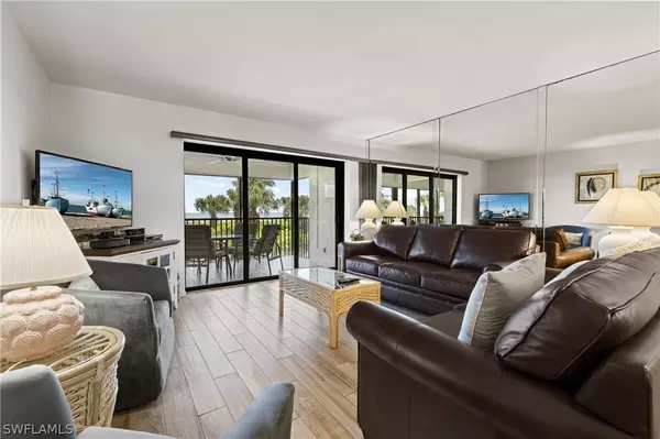 Sanibel, FL 33957,1795 Middle Gulf DR #103