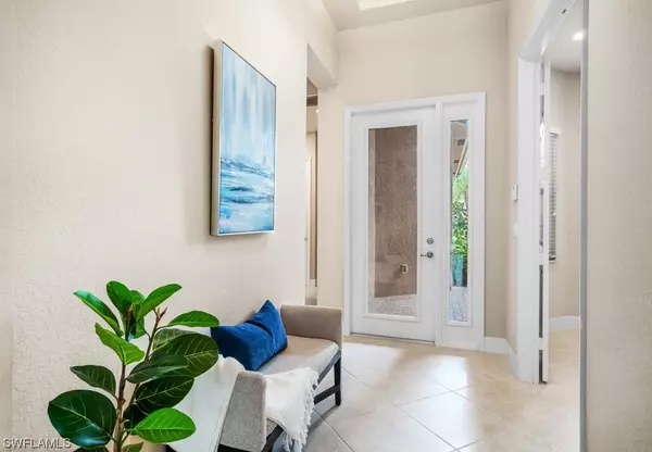 Naples, FL 34109,13406 Silktail DR
