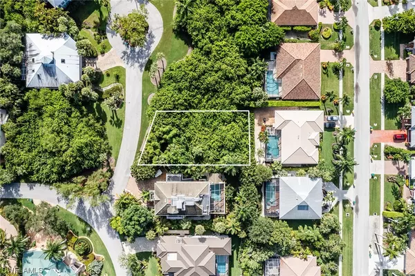 Marco Island, FL 34145,375 Periwinkle CT