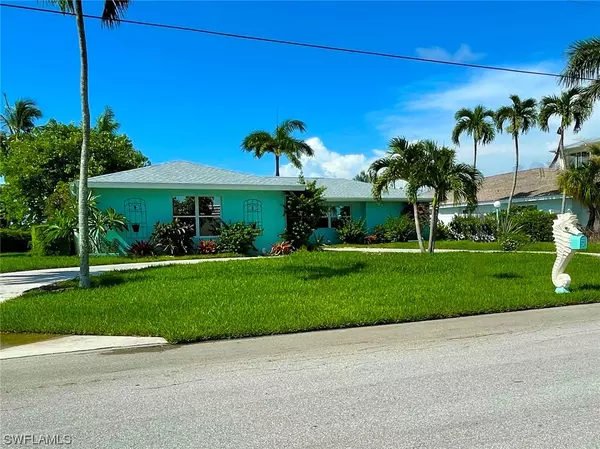 Naples, FL 34113,5 Pelican ST E