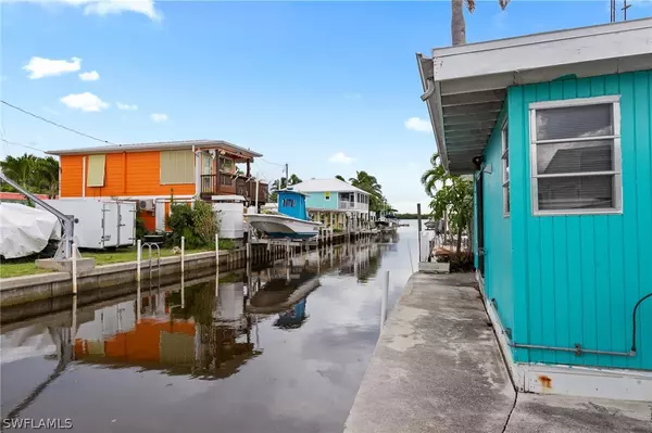 2645 Coco Plum DR, Matlacha, FL 33993