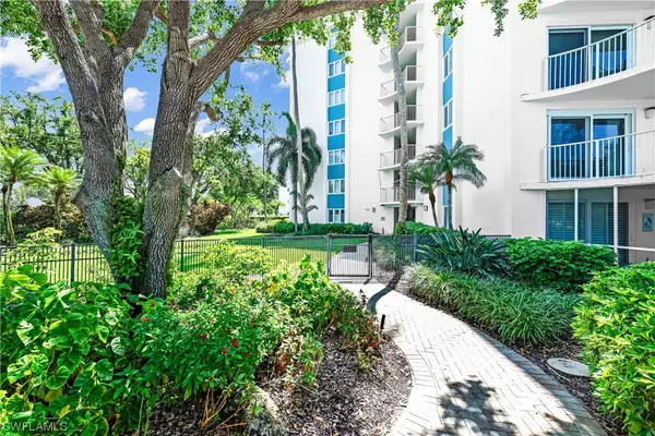 Naples, FL 34102,1300 Gulf Shore BLVD N #101