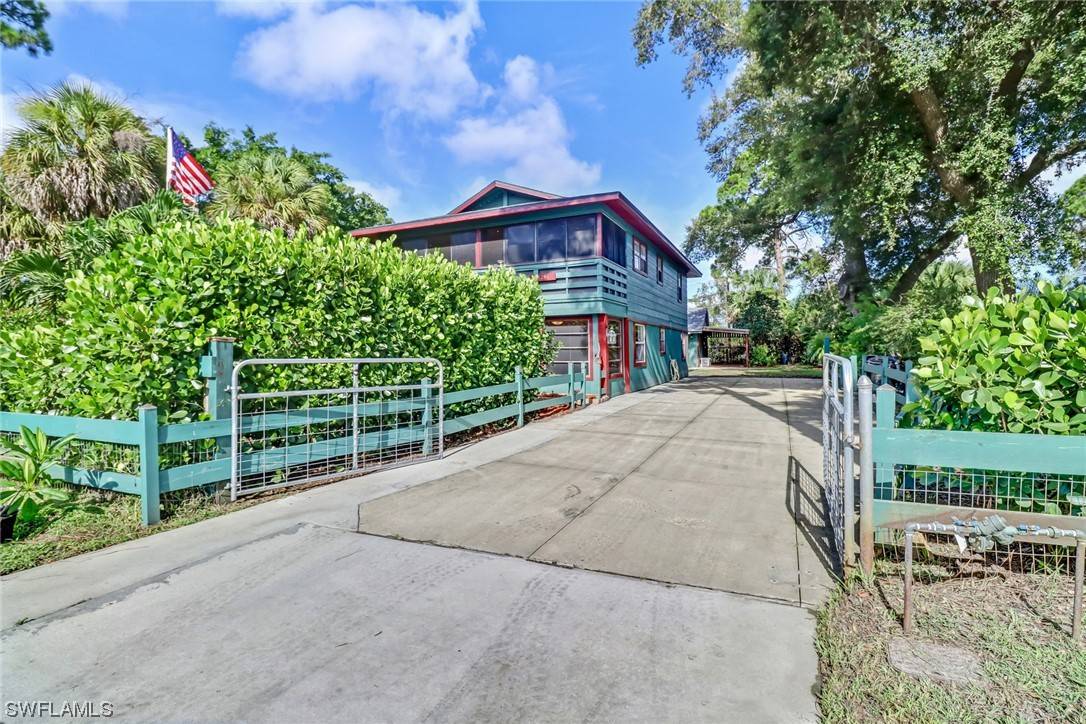 Bonita Springs, FL 34135,26290 Coventry LN