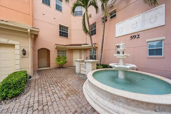 Naples, FL 34119,592 Avellino Isles CIR #301