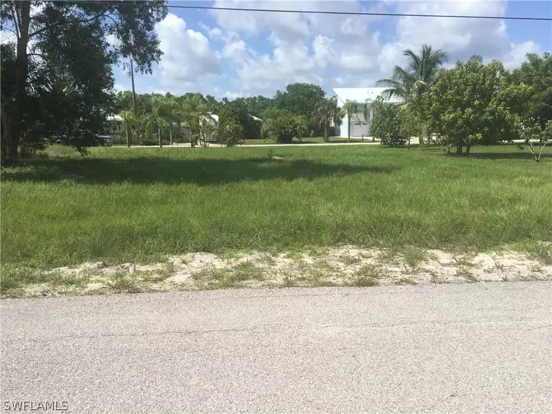 3780 Snowbird LN, St James City, FL 33956