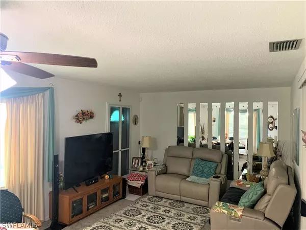 Lehigh Acres, FL 33936,7 Meadow Rue CT