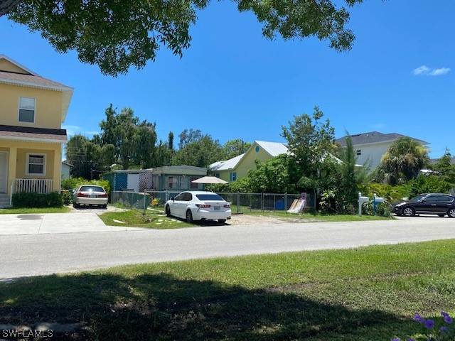 Naples, FL 34112,3008 Van Buren AVE
