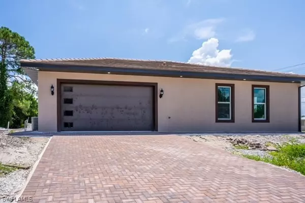 Lehigh Acres, FL 33976,3704 8th ST SW
