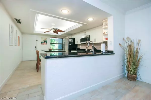 Sanibel, FL 33957,2445 W Gulf DR #D-1