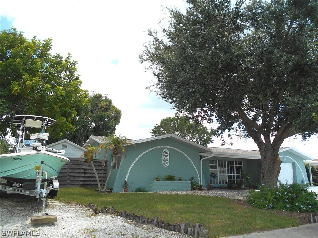 Port Charlotte, FL 33952,160 Croop LN SE