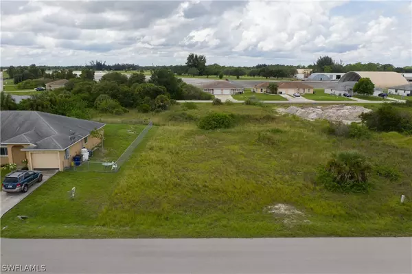 Lehigh Acres, FL 33971,2513 Daniel AVE