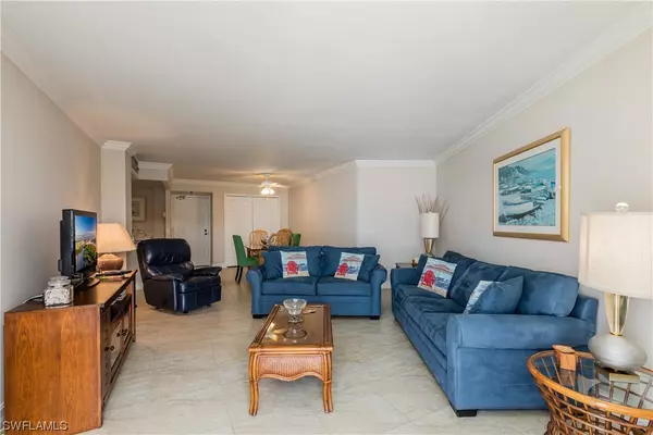 Marco Island, FL 34145,380 Seaview CT #1607