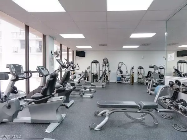 Hollywood, FL 33019,2201 S Ocean DR #2407