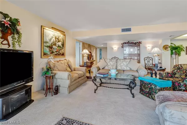 Naples, FL 34108,10951 Gulf Shore DR #904