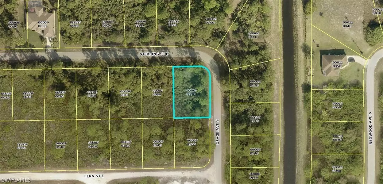 942 Sterling ST E, Lehigh Acres, FL 33974