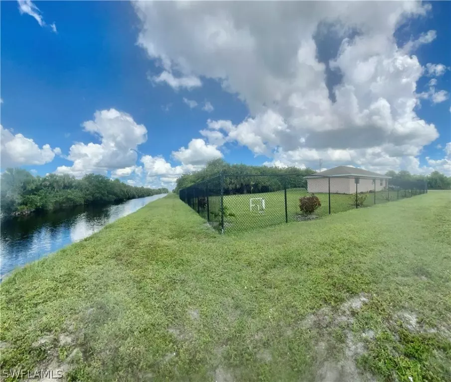 Lehigh Acres, FL 33974,330 Labree AVE S