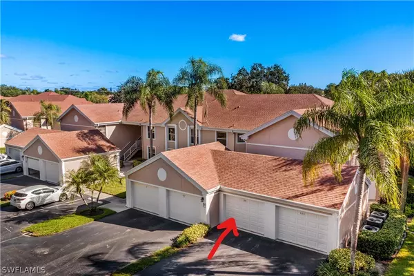 Naples, FL 34109,9828 Luna CIR #H-204