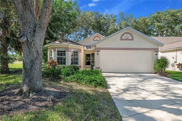 25590 Fairway Dunes CT, Bonita Springs, FL 34135