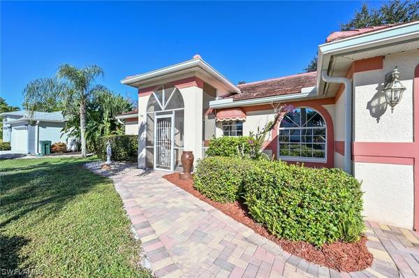 930 Moon Lake DR, Naples, FL 34104