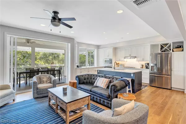 Sanibel, FL 33957,699 Anchor DR