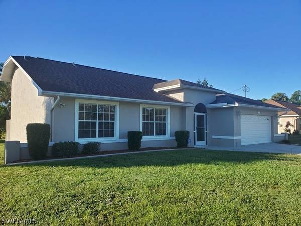 1424 Scenic ST, Lehigh Acres, FL 33936