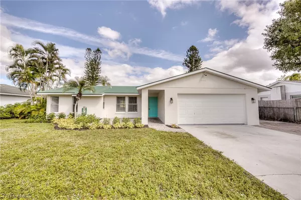 10326 Sandy Hollow LN, Bonita Springs, FL 34135